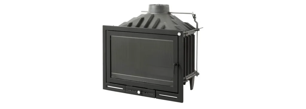 Insertable de leña HGB-70 negro con puerta de cristal, parte superior nervada y salida de humos redonda, visto en perspectiva